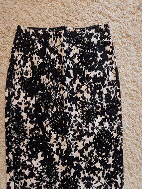 Title: Banana Republic Stretch Floral Pencil Skirt Black White Size 4
